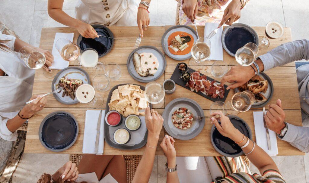 Le Mirage Restaurant à partager en terrasse à Bormes-les-Mimosas